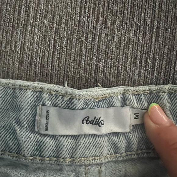 WOMEN’S DENIM SHORTS SIZE M FROM ADIKA - Picture 2 of 3